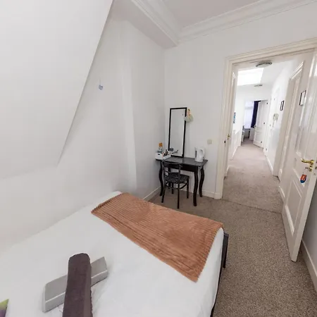 Flora's Palace - Scheveningen Appartement *