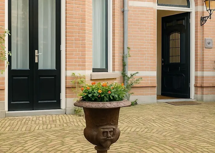 Flora's Palace - Scheveningen *