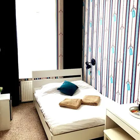 Flora's Palace - Scheveningen Apartamento *