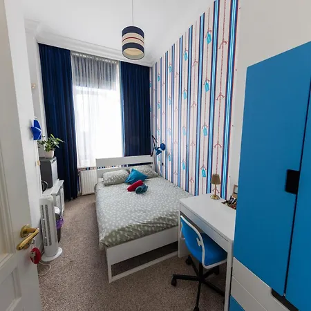 Irene's Palace Apartment *