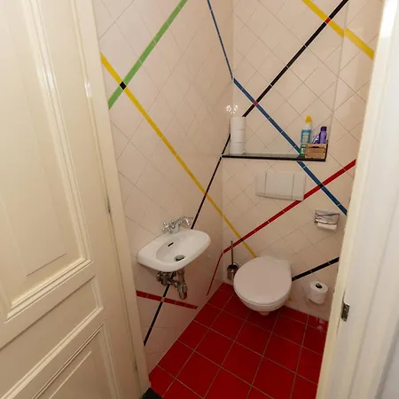 Апартаменты Irene's Palace Гаага