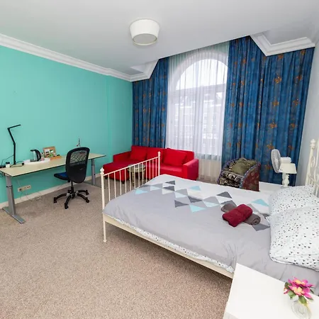 Irene's Palace Apartment *