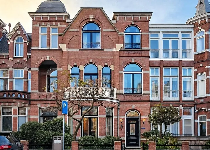 Flora's Palace - Scheveningen Apartment